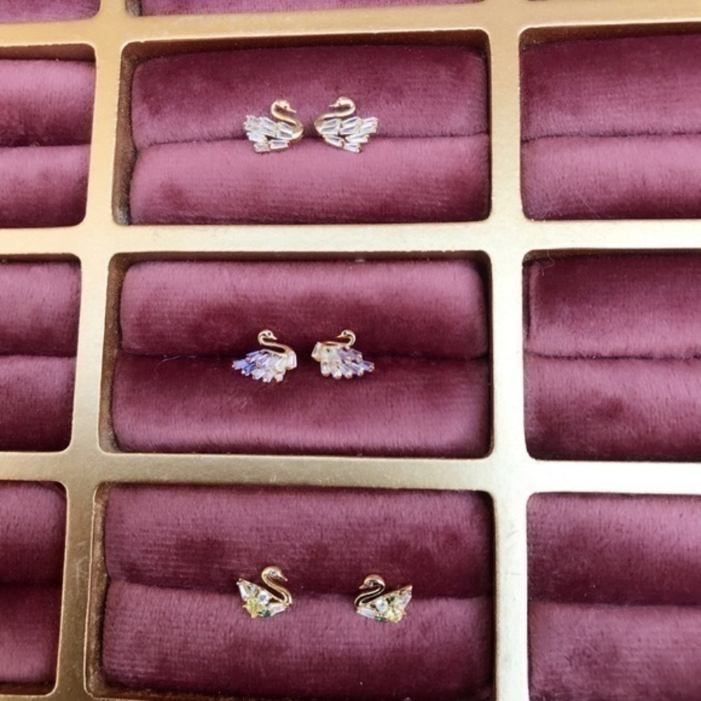 S925 White zircon Swan stud earrings